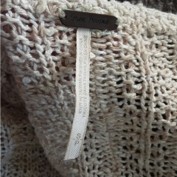 Free People Lightweight Knit Sweater \\ Pullover // Size Smalll - Picture 4 of 4